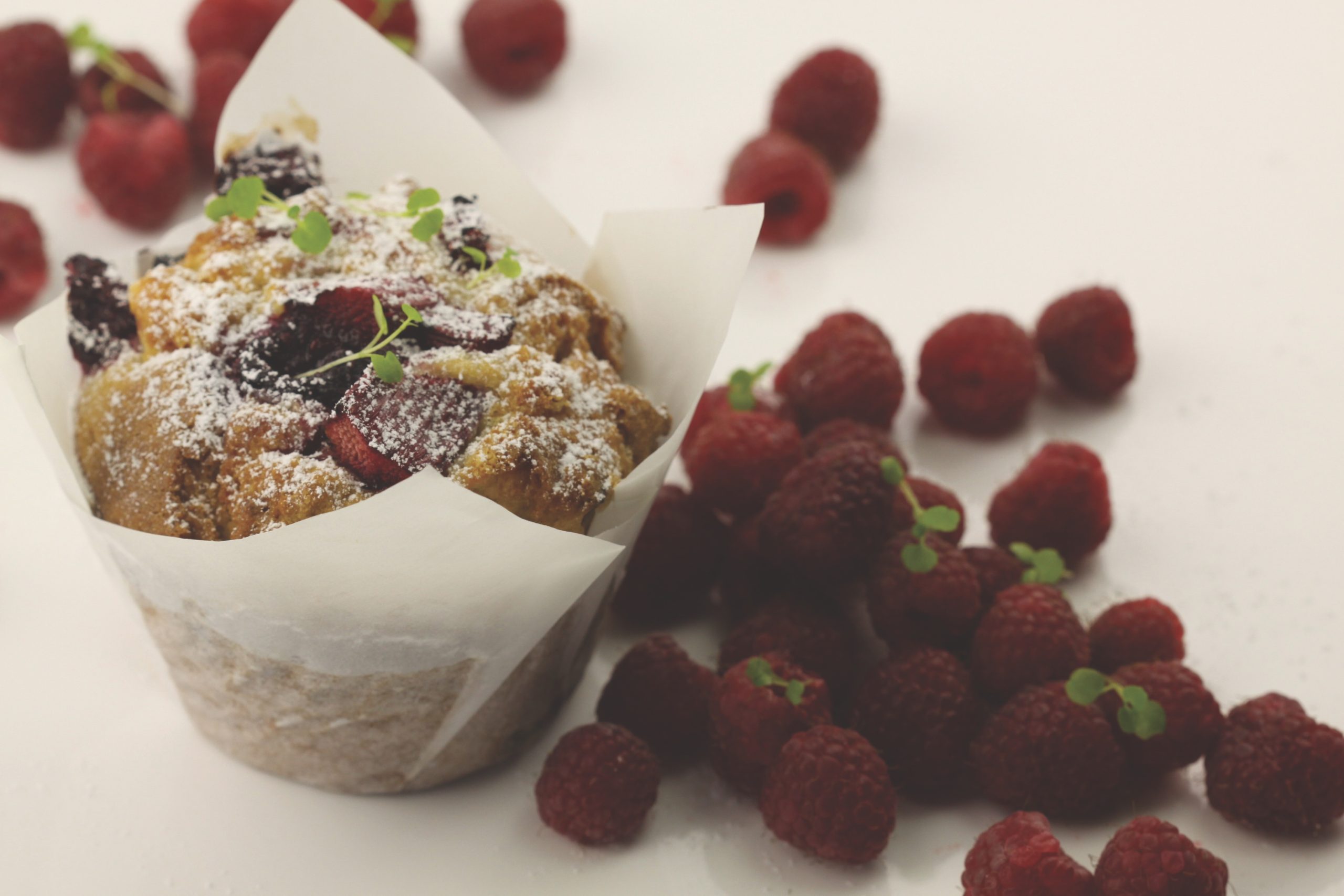 Rhubarb & Raspberry Crumble Muffin - MAURI Dev